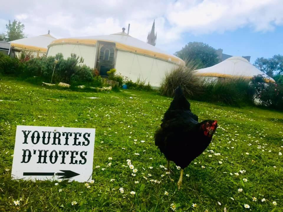 Les Yourtes D'Hotes Plouguiel Luaran gambar