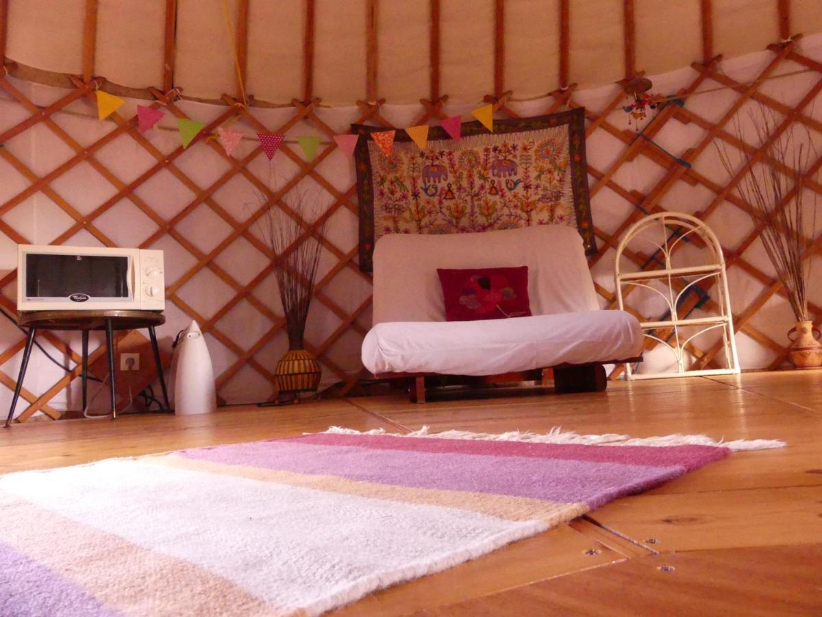 Les Yourtes D'Hotes Plouguiel Luaran gambar