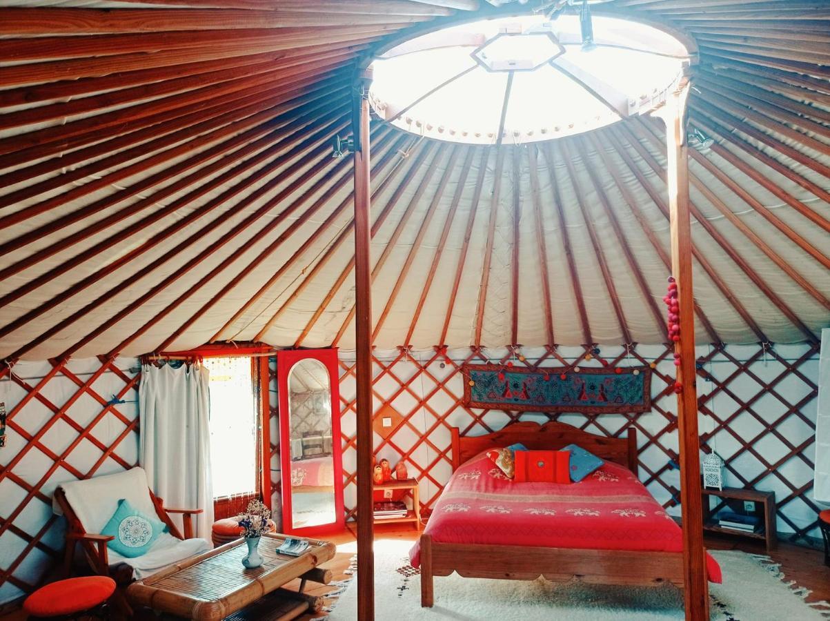 Les Yourtes D'Hotes Plouguiel Luaran gambar